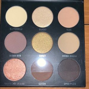 Kylie PRESSED POWDER PALETTE